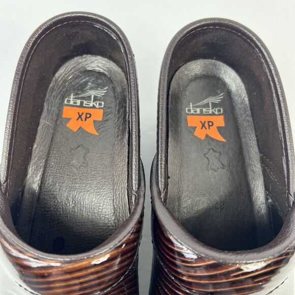 Dansko Brown Patent Leather Pro XP Clogs Size 38 Wavy - Picture 4 of 8